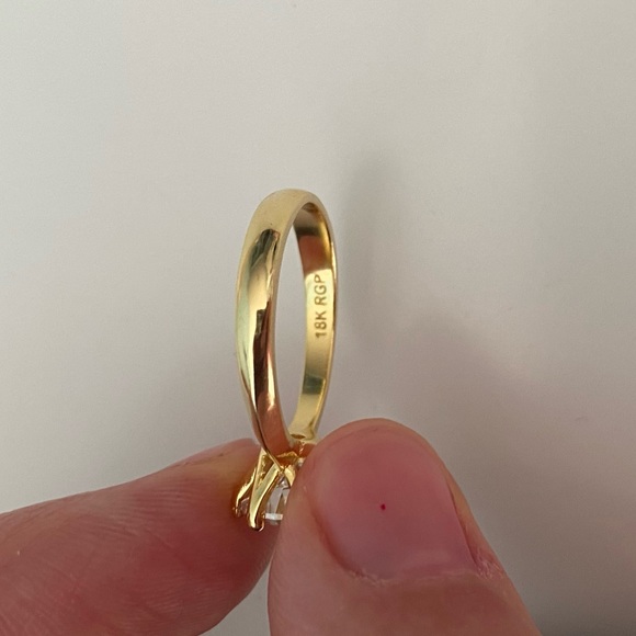 18K gold plated round solitaire diamond ring - Picture 11 of 11